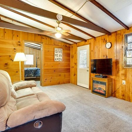 Peaceful Warne Cabin Fenced Yard And Screened Porch Brasstown Εξωτερικό φωτογραφία