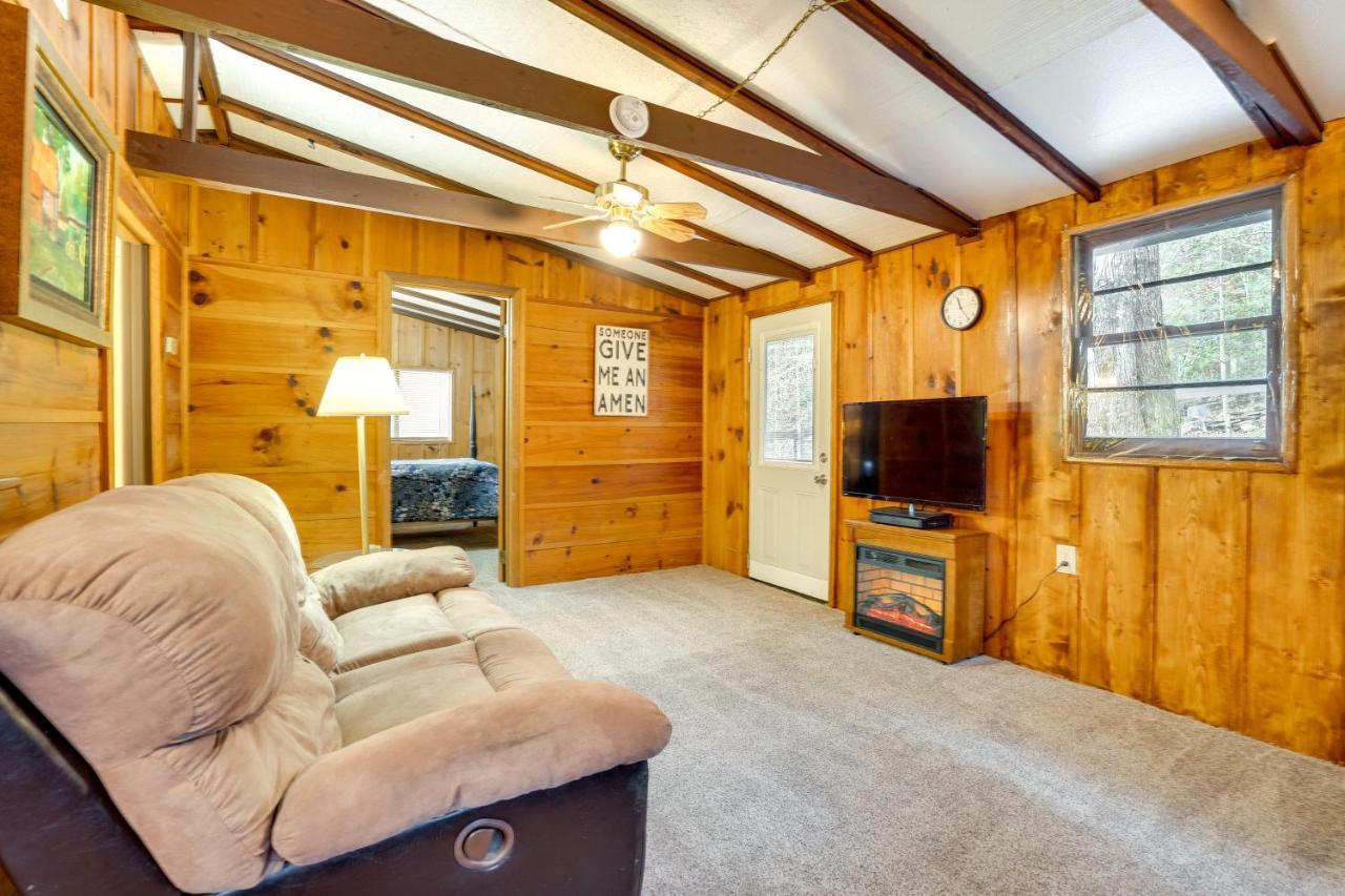 Peaceful Warne Cabin Fenced Yard And Screened Porch Brasstown Εξωτερικό φωτογραφία