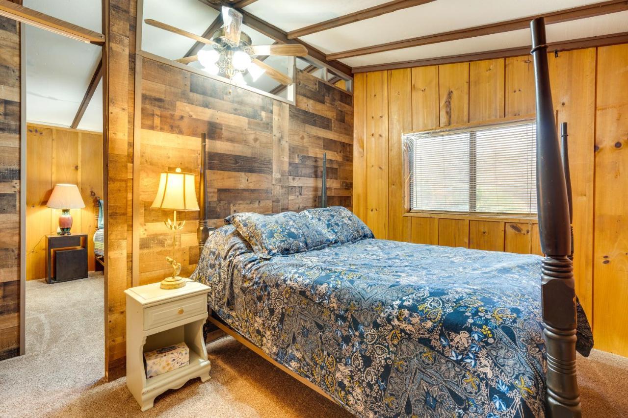 Peaceful Warne Cabin Fenced Yard And Screened Porch Brasstown Εξωτερικό φωτογραφία