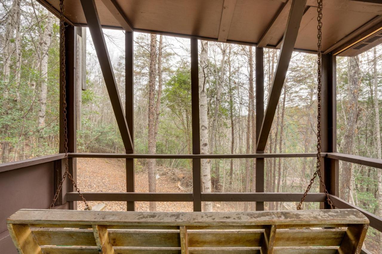Peaceful Warne Cabin Fenced Yard And Screened Porch Brasstown Εξωτερικό φωτογραφία